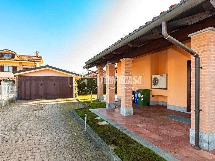 Case in Vendita e in Affitto - 3