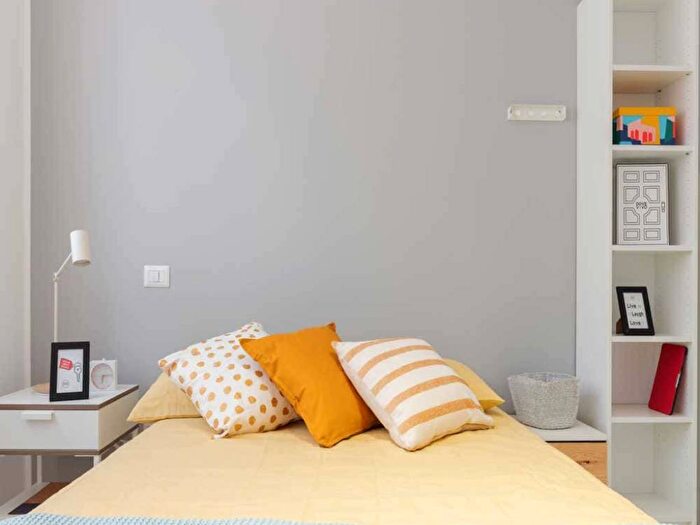 Appartamento con 6 locali in affitto in Viale Bligny, Bocconi, Milano
