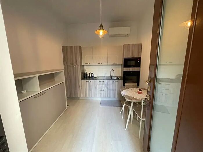 Appartamento bilocale in affitto in Via Luciano Manara, Milano