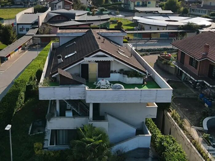 Case in Vendita e in Affitto - 2