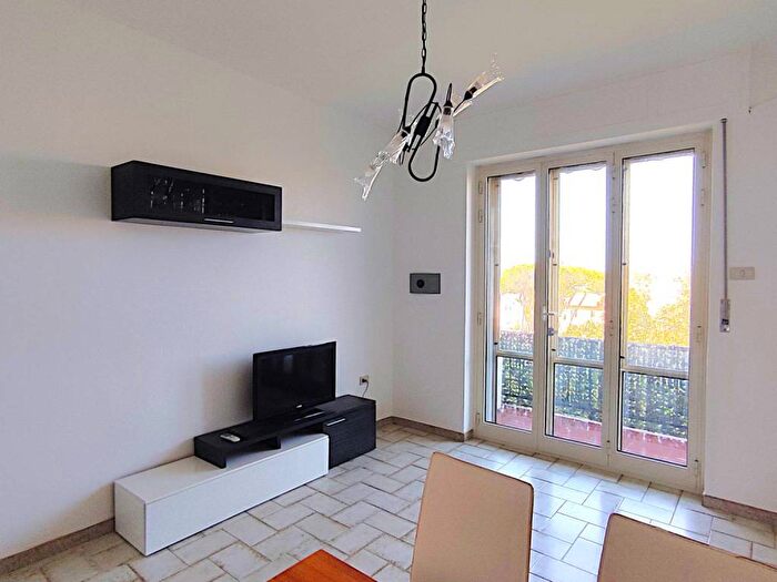 Appartamento quadrilocale in vendita in Via Fratelli Bandiera, Shangai, Livorno
