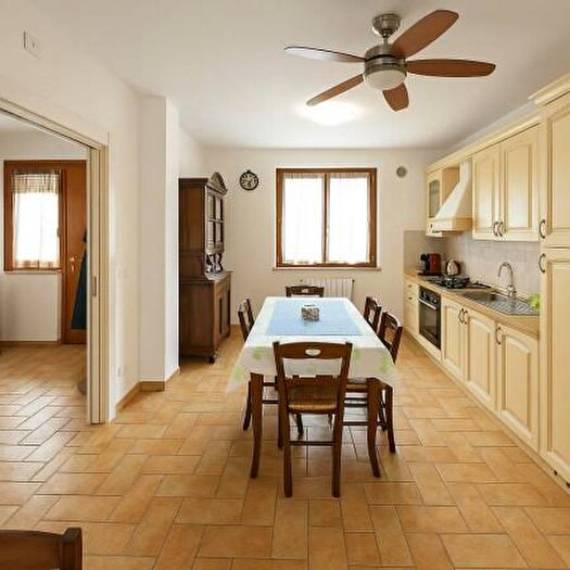 Appartamento quadrilocale in vendita in Via Chienti, Jesi