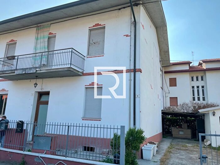 Casa con 6 locali in vendita in Valmaggi Forlì, Forli