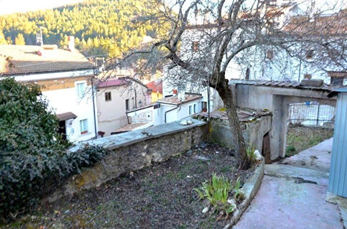 Casa quadrilocale in vendita in Via Arano, Ovindoli