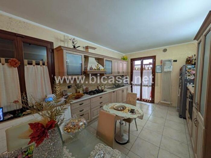 Casa quadrilocale in vendita in Colli al Metauro