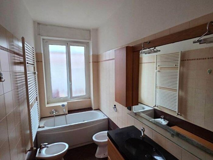 Appartamento trilocale in affitto in Via Assietta, Affori, Milano