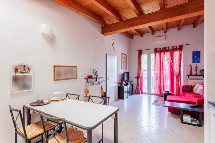 Appartamento trilocale in vendita in Via F Turati, Verano Brianza