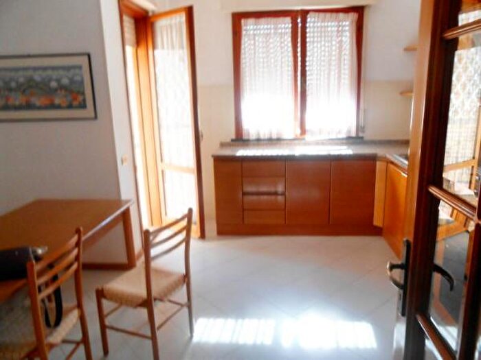 Appartamento con 6 locali in vendita in Via Montegrappa, Jesi