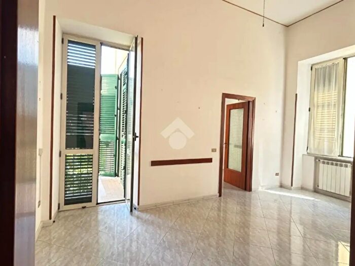 Appartamento trilocale in vendita in Viale Margherita, Napoli