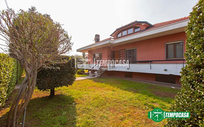 Case in Vendita e in Affitto - 3