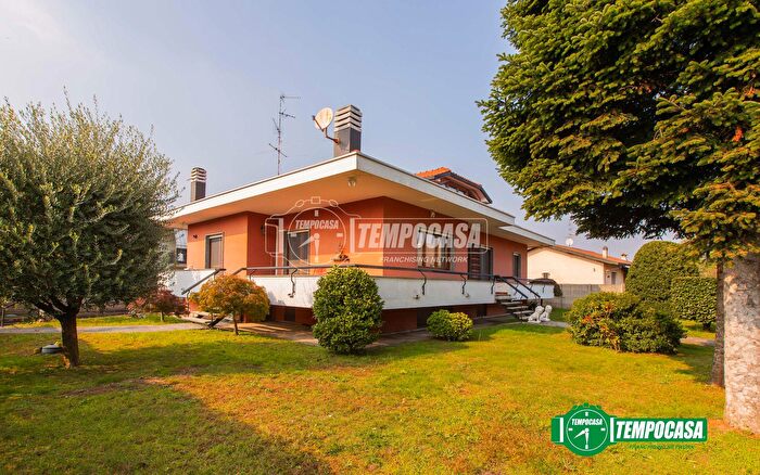 Case in Vendita e in Affitto - 2