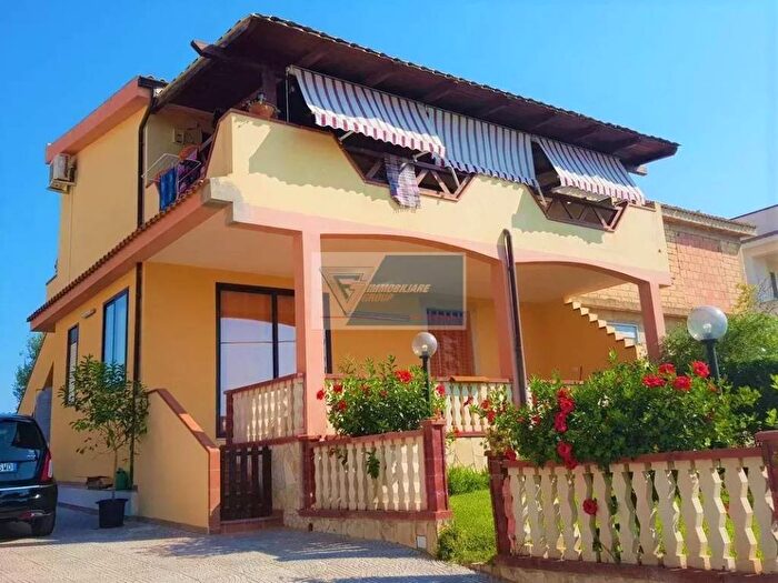 Appartamento con 5 locali in affitto in Via Lorenzo Borgia, Lido Di Noto, Noto
