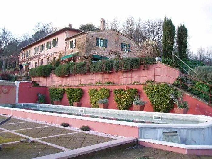 Casa con 18 locali in vendita in Casciana Terme Lari