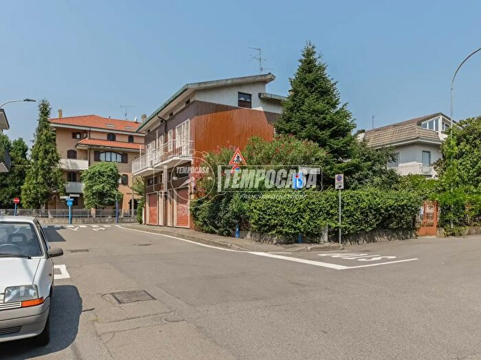 Casa con 5 locali in vendita in Via Sicilia, Segrate