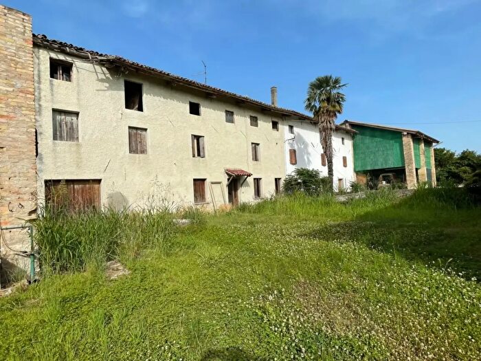 Casa con 6 locali in vendita in Palazzolo Dello Stella