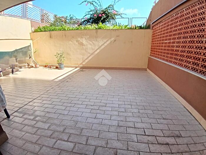 Appartamento trilocale in vendita in Via Ammiraglio Persano, Palermo