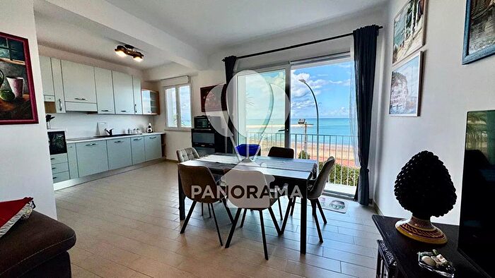 Appartamento con 5 locali in vendita in Balestrate