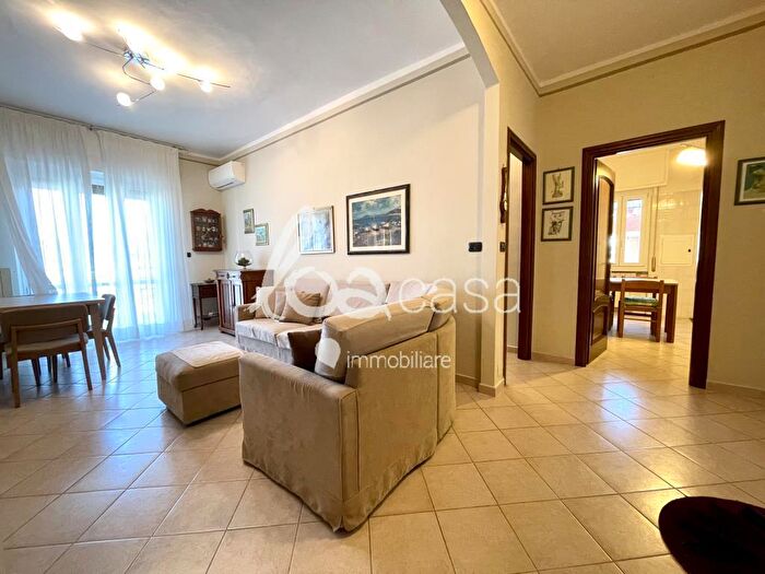 Appartamento trilocale in affitto in Loano