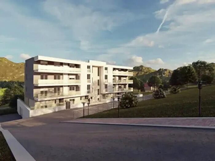 Appartamento quadrilocale in vendita in Via Walter del Borso, Vinchiaturo