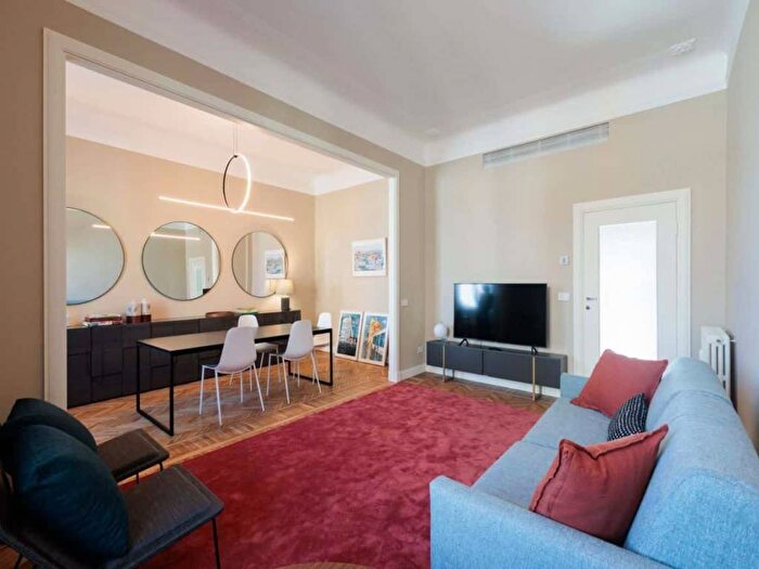 Appartamento trilocale in affitto in Via Lambrate, Casoretto, Milano