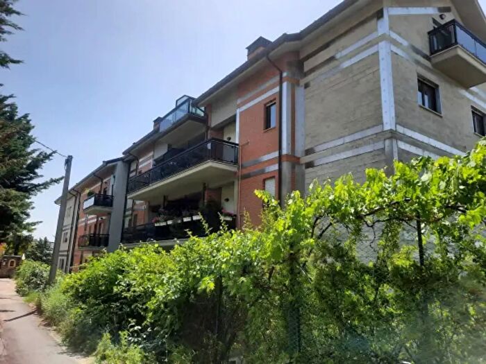 Appartamento trilocale in vendita in Via della Rocchetta d, L'Aquila