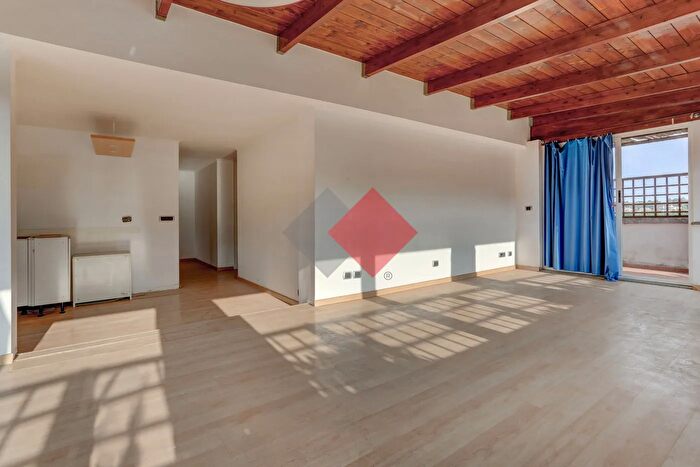 Appartamento trilocale in vendita in Via Cassia, Roma