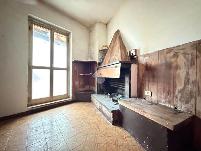 Appartamento quadrilocale in vendita in Piazza della Vittoria, Montecastrilli