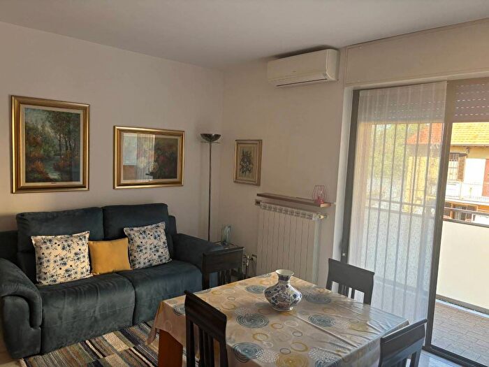 Appartamento bilocale in affitto in Via Figino, Centro, Pero