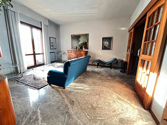 Appartamento con 8 locali in vendita in Piazza Costituzione, San Bonifacio