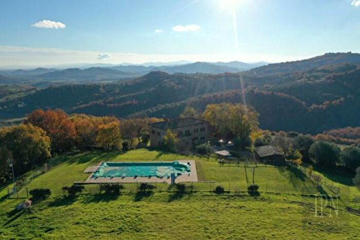 Casa con 6 locali in vendita in Via di Borgogiglione, Corciano