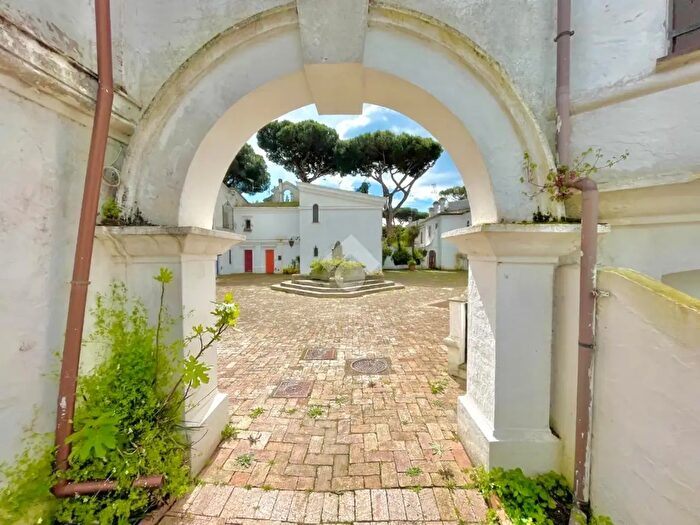 Casa trilocale in vendita in Viale Anticlea, Terracina