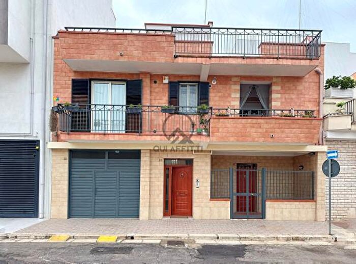 Casa con 6 locali in vendita in Via Plinio, Andria