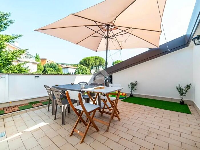 Appartamento quadrilocale in vendita in Via Lombardia, Viterbo