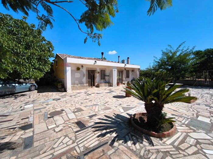 Casa quadrilocale in vendita in Strada Provinciale Sn, Noto