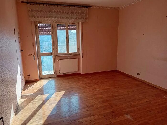 Appartamento quadrilocale in vendita in Via Moncrivello, Roma