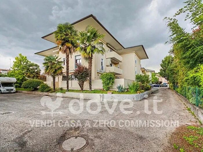 Appartamento quadrilocale in vendita in Via Custoza, Conegliano
