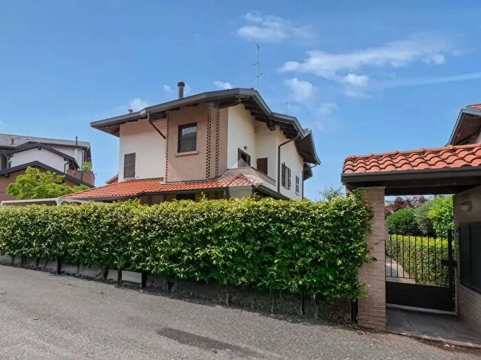 Casa in vendita in Via Privata Palmanova, Albiate