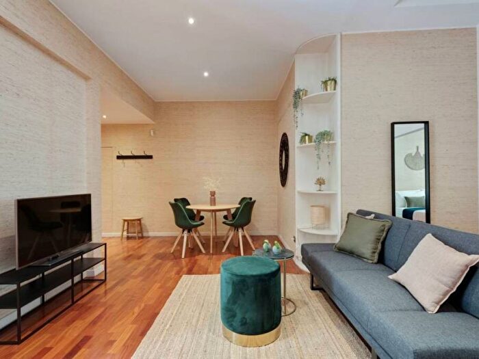 Appartamento trilocale in affitto in Viale Tunisia, Repubblica, Milano