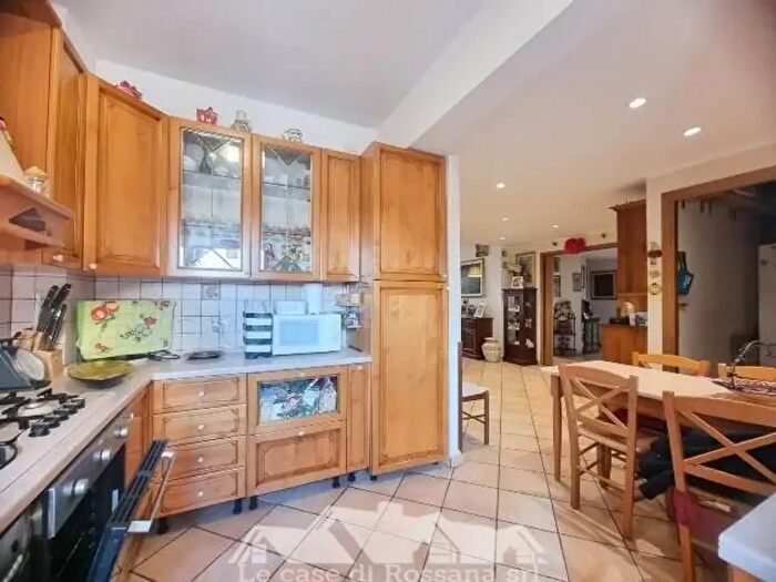 Appartamento quadrilocale in vendita in Piazza Ottaviano Vimercati, Roma