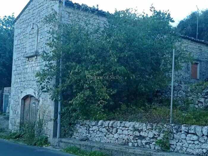 Casa trilocale in vendita in Modica