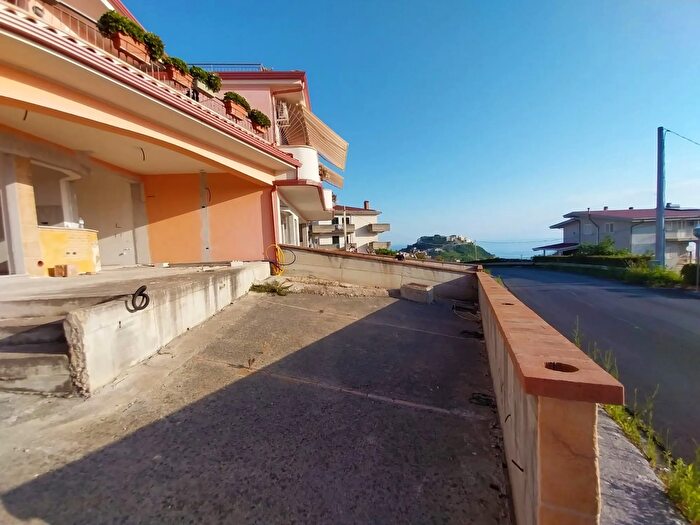 Appartamento con 5 locali in vendita in Belvedere Marittimo