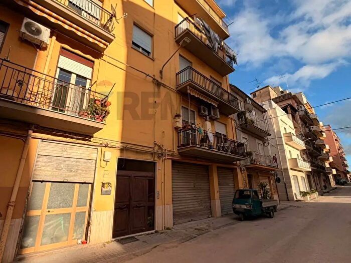 Appartamento con 6 locali in vendita in Via John Fitzerald Kennedy, Canicatti