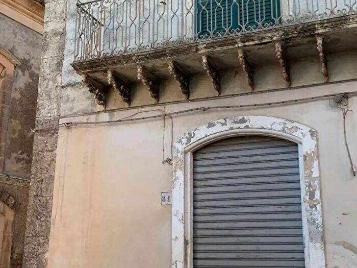 Casa con 6 locali in vendita in Corso Regina Margherita, Modica