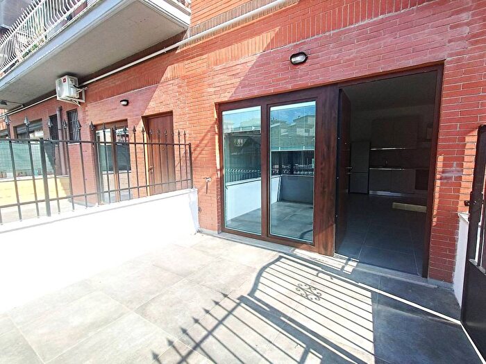 Appartamento monolocale in affitto in Via Limbiate, Ottavia, Roma