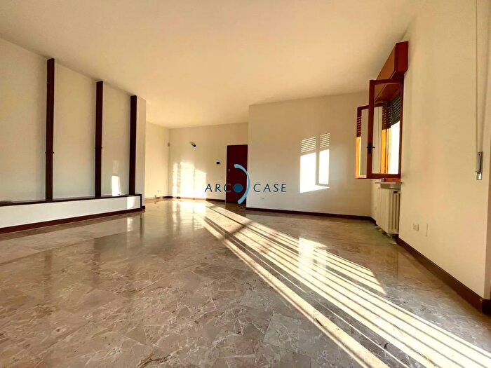 Appartamento quadrilocale in vendita in Via Crispi, Crema