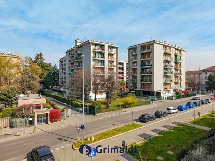 Appartamento bilocale in vendita in Via Monte Bianco, Monza