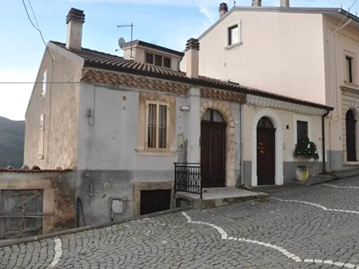 Appartamento quadrilocale in vendita in Via Piè La Costa, Rivisondoli