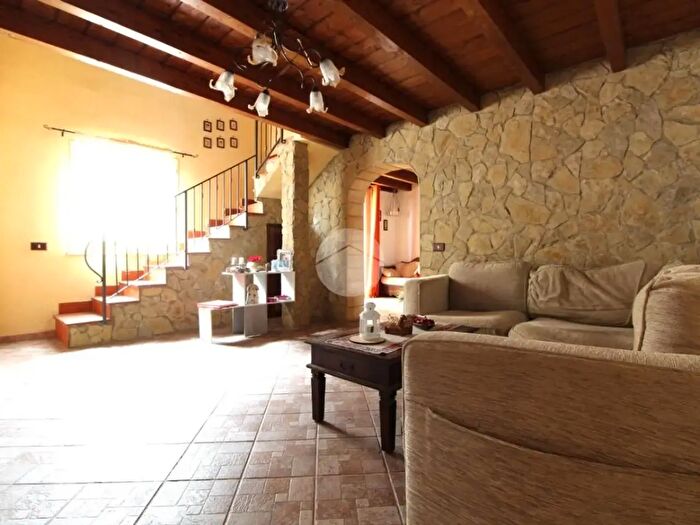 Appartamento quadrilocale in vendita in Cortile Mazzara, Palermo
