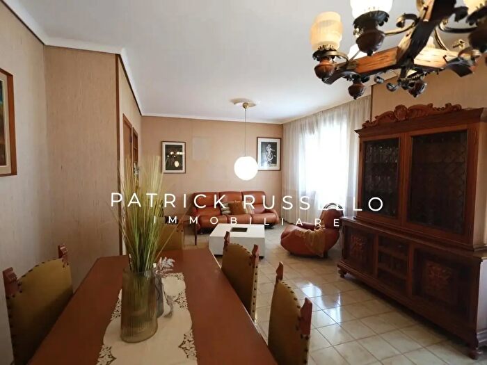 Appartamento con 7 locali in vendita in Via Candito Snc, Gela