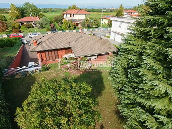Case in Vendita e in Affitto - 2